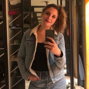 Meet your Posher, Chloe